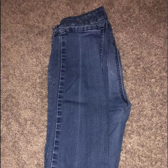 CELEBRITY Pink Distressed Ripped skinny Jeans - Picture 4 of 8